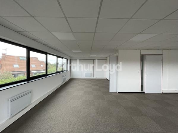 Bureaux haut de gamme à louer – Accès optimal, parking privé, environnement moderne