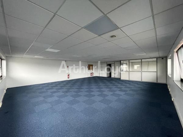 Bureaux haut de gamme à louer – Accès optimal, parking privé, environnement moderne