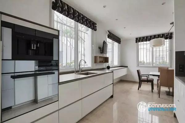 Maison familiale avec un F2 indépendant à deux pas de la porte de Versaille à Vaugirard