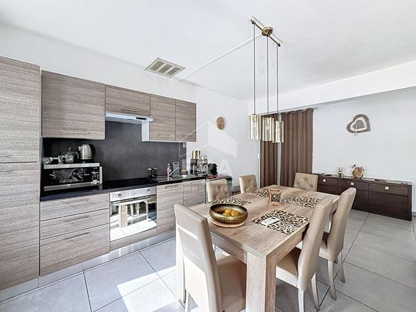 Type trois plus terrasse Saint Charles