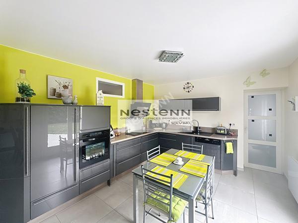 Maison à vendre à Saint-Fargeau-Ponthierry - 6 pièces, 4 chambres, jardin, garage, secteur calme, 144m2.