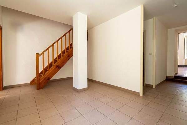 CARCASSONNE – BASTIDE ST LOUIS – A louer DUPLEX T4 88m² traversant et rénové avec vue sur cour