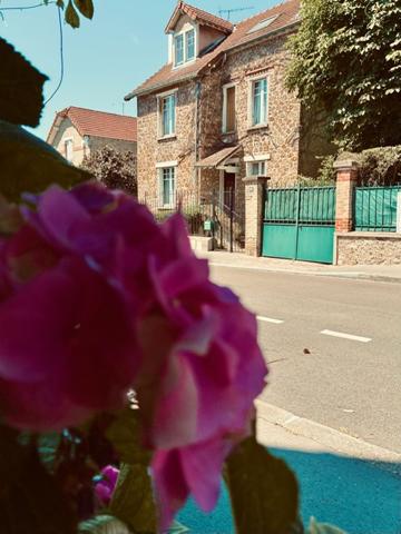 Maison
         8 pièces
        - 195 m² Bien prestige 1 442 000 € *