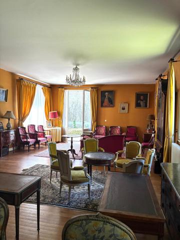 Maison
         8 pièces
        - 195 m² Bien prestige 1 442 000 € *