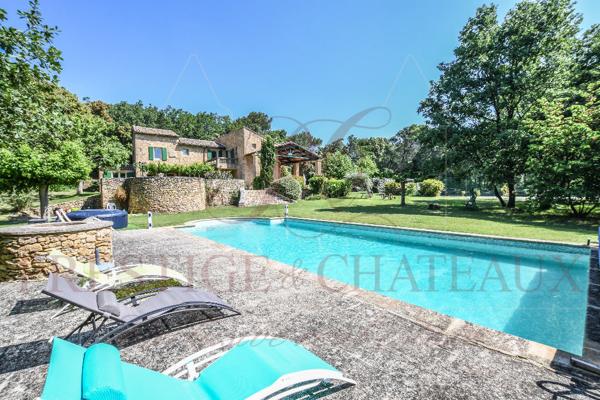 Mas Provençal secteur Sainte Cecile Les Vignes 9 pièce(s) 225 m2 Sainte-Cécile-les-Vignes (84290)