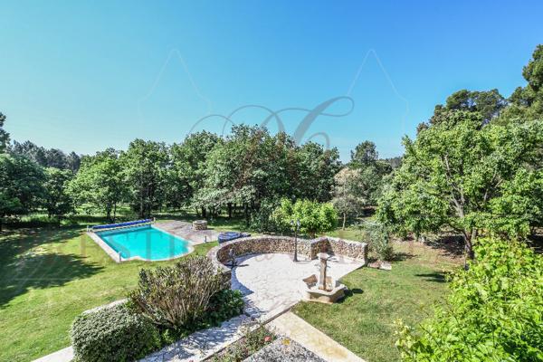 Mas Provençal secteur Sainte Cecile Les Vignes 9 pièce(s) 225 m2 Sainte-Cécile-les-Vignes (84290)