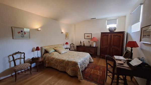 Mas Provençal secteur Sainte Cecile Les Vignes 9 pièce(s) 225 m2 Sainte-Cécile-les-Vignes (84290)