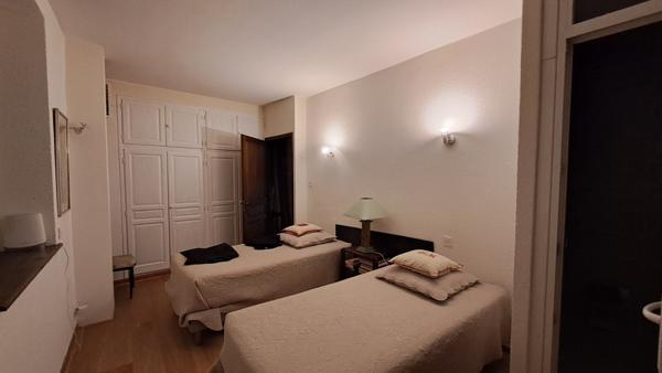 Mas Provençal secteur Sainte Cecile Les Vignes 9 pièce(s) 225 m2 Sainte-Cécile-les-Vignes (84290)