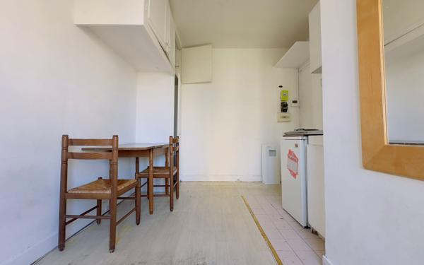 Appartement à vendre    1 pièce • 10,80 m2 Paris 20