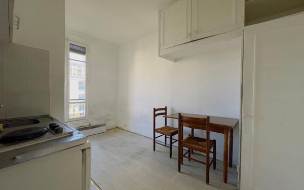 Appartement à vendre    1 pièce • 10,80 m2 Paris 20