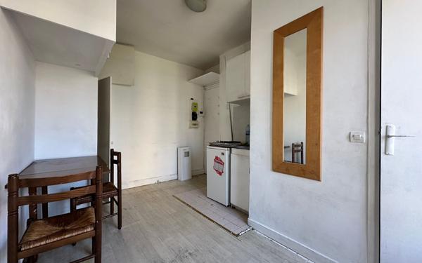 Appartement à vendre    1 pièce • 10,80 m2 Paris 20