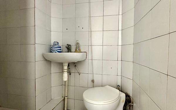 Appartement à vendre    1 pièce • 10,80 m2 Paris 20