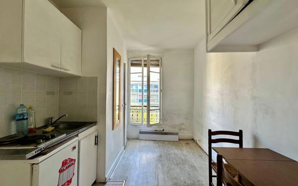 Appartement à vendre    1 pièce • 10,80 m2 Paris 20