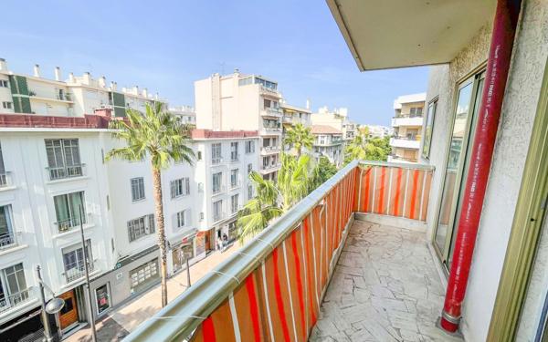 Appartement à vendre    3 pièces • 66,43 m2 Antibes
