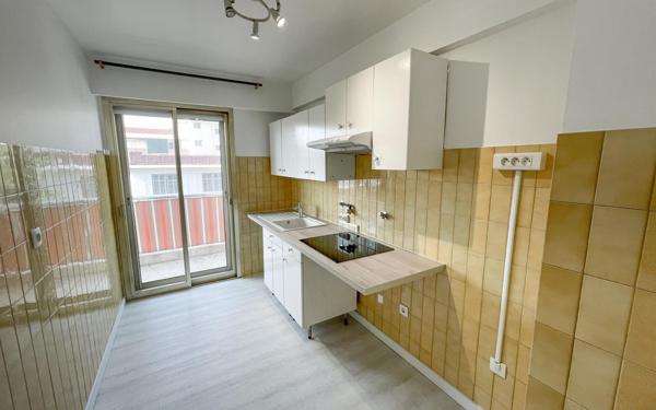 Appartement à vendre    3 pièces • 66,43 m2 Antibes