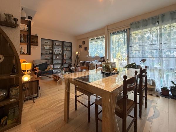 NIORT – Appartement T4 de 76 m² avec 3 chambres, balcon, parking et cave