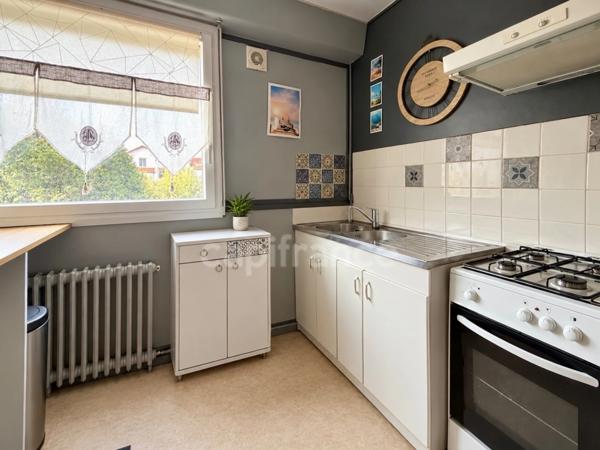 NIORT – Appartement T4 de 76 m² avec 3 chambres, balcon, parking et cave