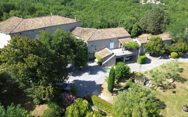 Maison à vendre    22 pièces •  Saint-Alban-Auriolles