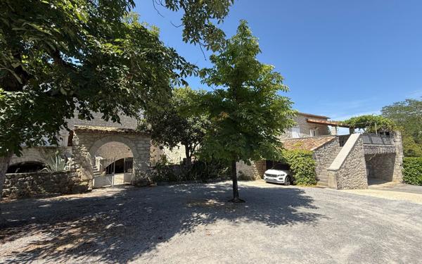 Maison à vendre    22 pièces •  Saint-Alban-Auriolles