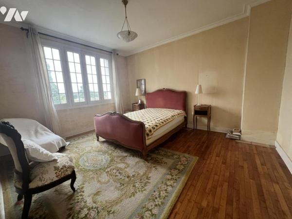 HENNEBONT quartier de la gare maison de type 6 avec garage sur 333 M² de terrain