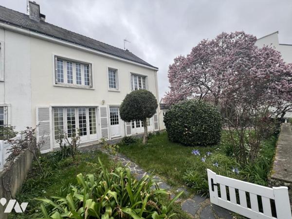 HENNEBONT quartier de la gare maison de type 6 avec garage sur 333 M² de terrain