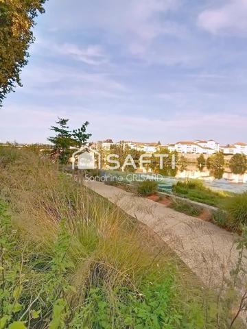 "vous n’avez plus qu’à poser vos valises. Appartement prêt à vivre – aucuns travaux à prévoir,  "