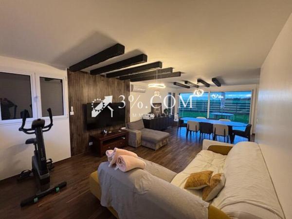 Maison
                                                                                                                                                                                                                                                                                                                        5 pièce(s)                                                                                                                                                                                                          4 chambre(s)                                                                                                                                                                                                          175  m²