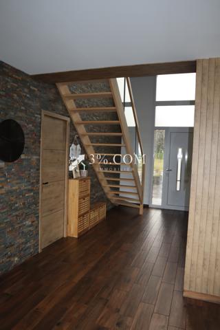 Maison
                                                                                                                                                                                                                                                                                                                        5 pièce(s)                                                                                                                                                                                                          4 chambre(s)                                                                                                                                                                                                          175  m²