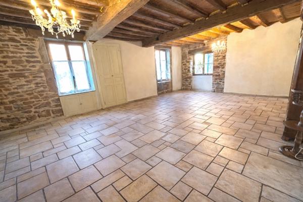 Maison à vendre 6 pièces - 200m2 - Grange - Terrain 960m² - NANTON