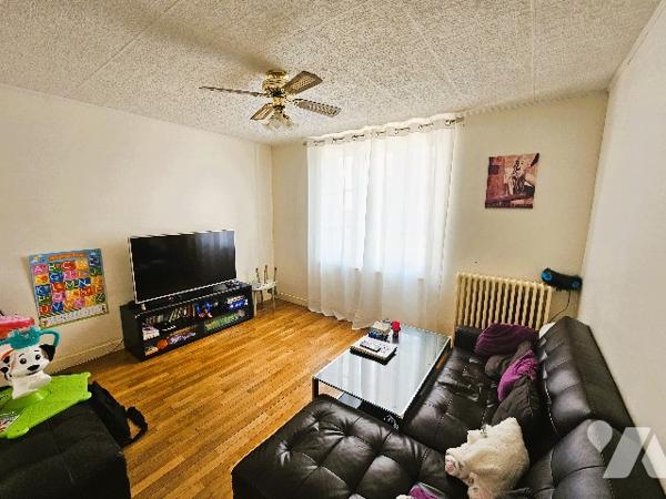 MONTREUIL AUX LIONS - Maison de ville