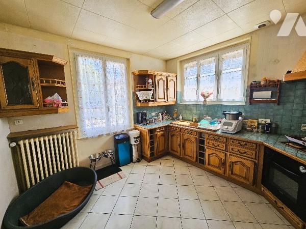 MONTREUIL AUX LIONS - Maison de ville