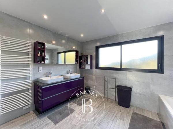 Aix-les-Bains, Maison 4 Chambres -  255 m² à vendre