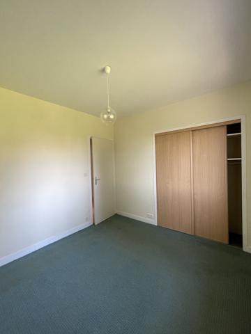 Bungalow with large landscaped garden in Saint Macoux