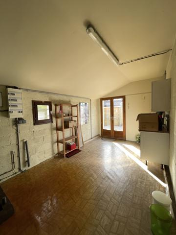 Bungalow with large landscaped garden in Saint Macoux