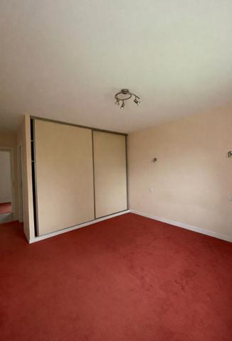 Bungalow with large landscaped garden in Saint Macoux