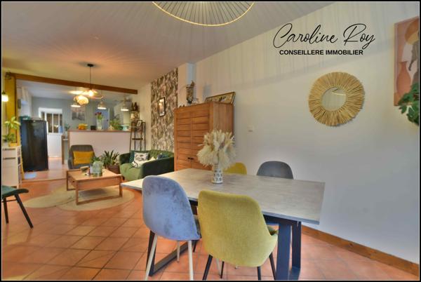 Saint-Hilaire-de-Clisson (44190) SAINT-HILAIRE-DE-CLISSON Centre bourg, proche CLISOSN Maison de 112 m² hab avec 4 ch et dépendance.