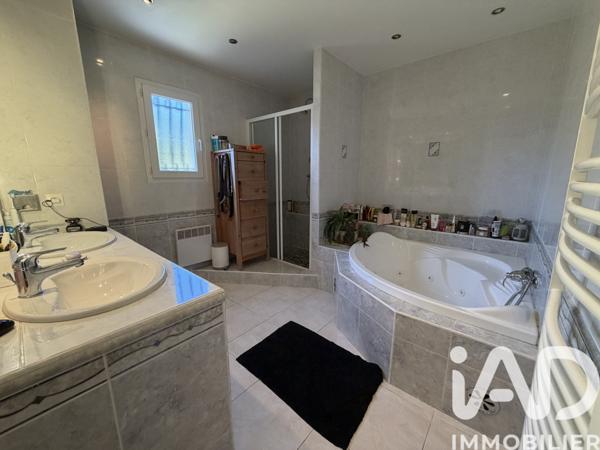Maison à vendre 6 pièces 165 m² Rognac