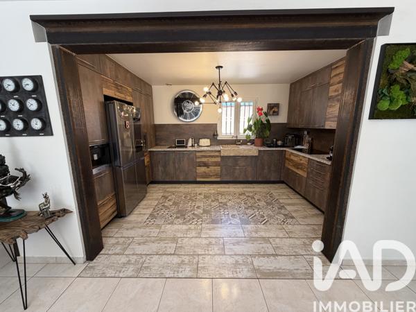 Maison à vendre 6 pièces 165 m² Rognac