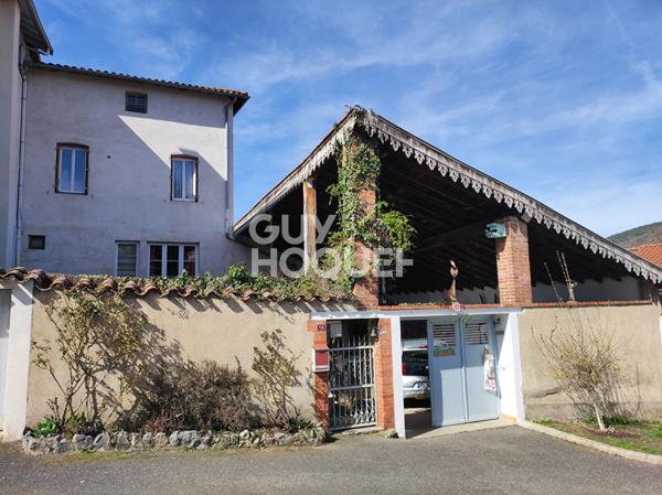 Leigneux - Spacieuse maison de village 222 m² avec cour intérieure