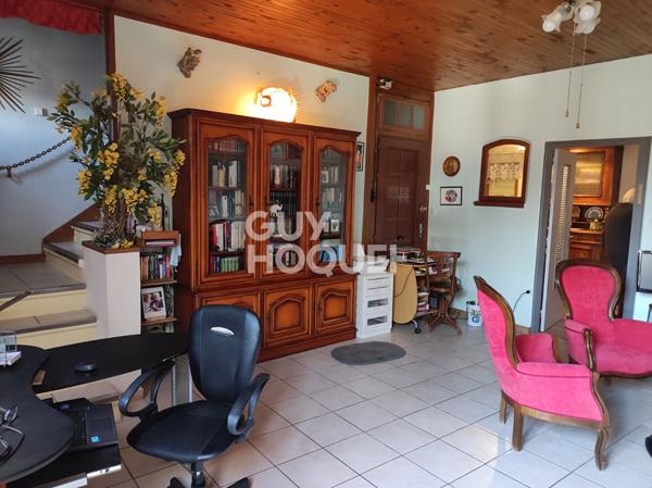 Leigneux - Spacieuse maison de village 222 m² avec cour intérieure