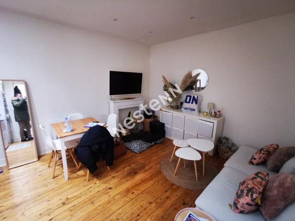 RENNES - T2 rénové de 34m² à deux pas de la Place de Bretagne