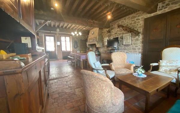 Maison à vendre    6 pièces •  Arleuf