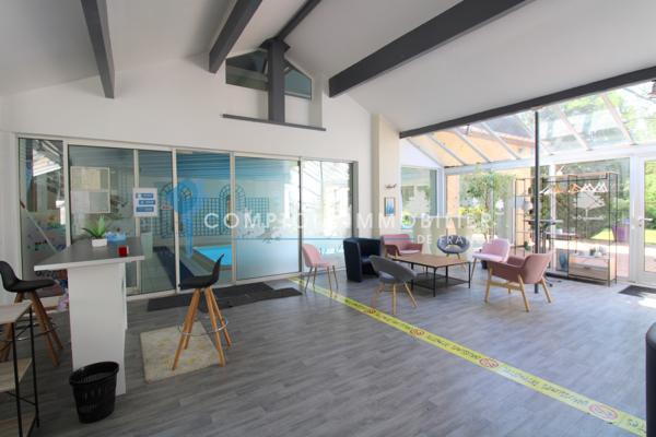 Propriete
                                                                                                                                                                                                                                                                                                                        14 pièce(s)                                                                                                                                                                                                          11 chambre(s)                                                                                                                                                                                                          800  m²