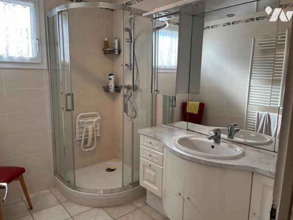 NUITS SAINT GEORGES en impasse, vte maison indépendante de type IV , avec rez jardin  