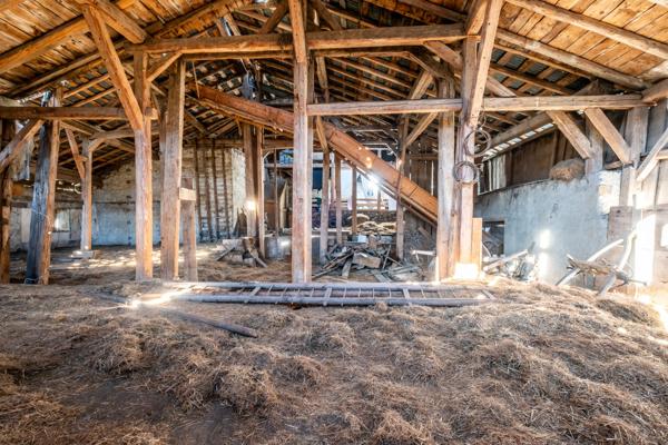 Corps de ferme 1770 à rénover – 710 m² de potentiel en Haute-Savoie | Projet investisseurs / gîtes