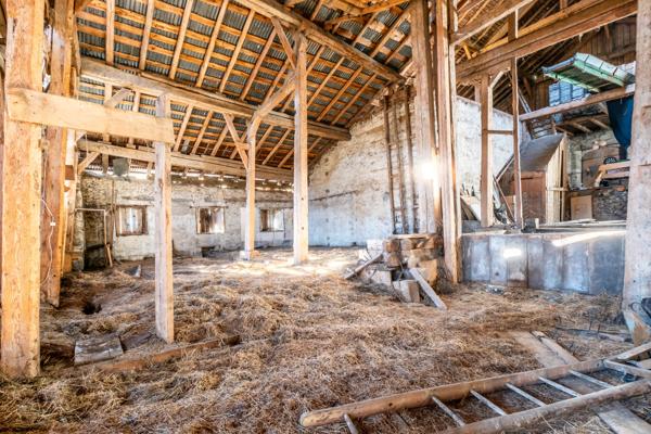 Corps de ferme 1770 à rénover – 710 m² de potentiel en Haute-Savoie | Projet investisseurs / gîtes
