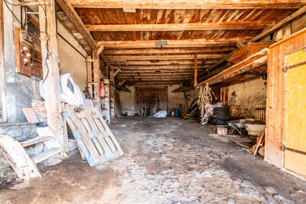 Corps de ferme 1770 à rénover – 710 m² de potentiel en Haute-Savoie | Projet investisseurs / gîtes