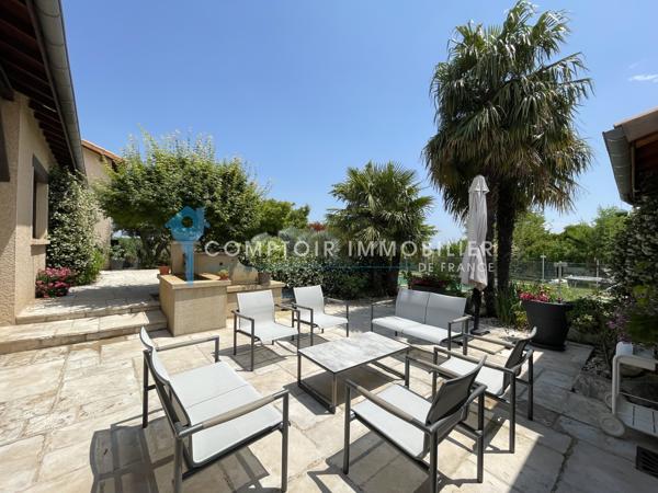 Villa
                                                                                                                                                                                                                                                                                                                        11 pièce(s)                                                                                                                                                                                                          8 chambre(s)                                                                                                                                                                                                          342  m²
