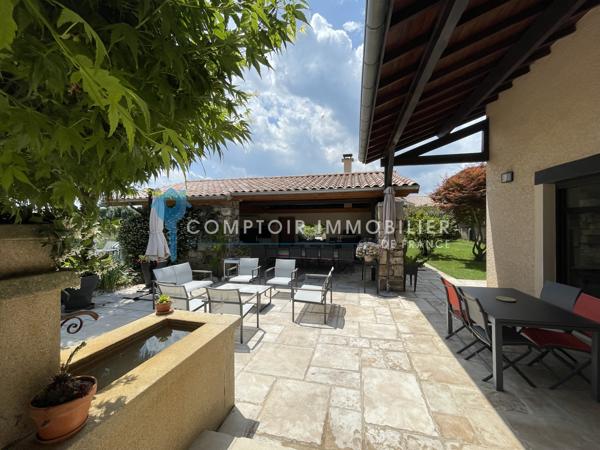 Villa
                                                                                                                                                                                                                                                                                                                        11 pièce(s)                                                                                                                                                                                                          8 chambre(s)                                                                                                                                                                                                          342  m²