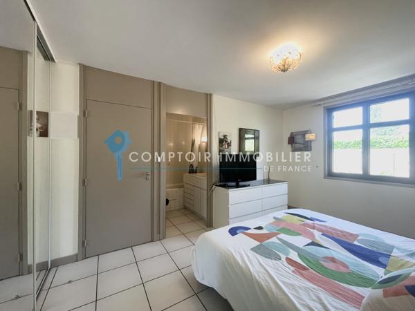 Villa
                                                                                                                                                                                                                                                                                                                        11 pièce(s)                                                                                                                                                                                                          8 chambre(s)                                                                                                                                                                                                          342  m²